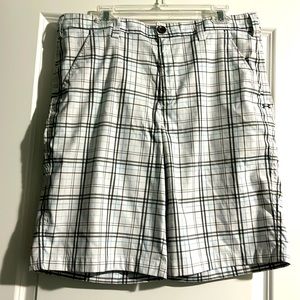 Men’s Under armor golf shorts size 36